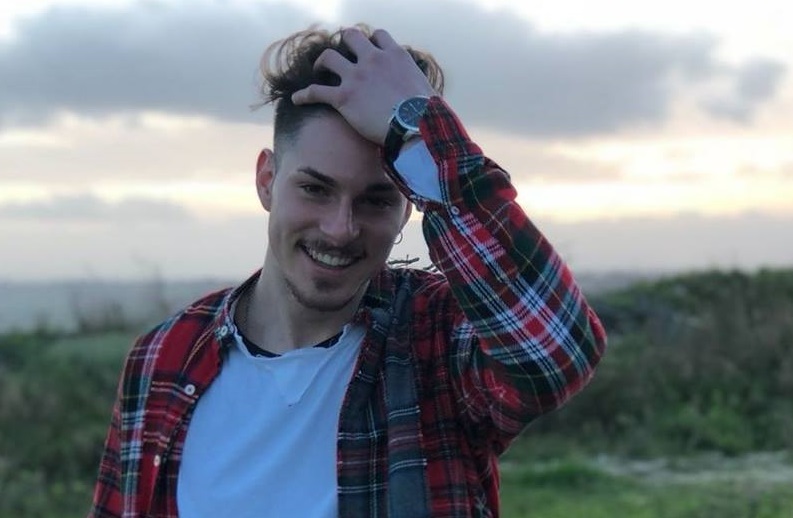 Servono cure in Germania per Pasquale Bonfante, il giovane menfitano in coma dalla scorsa primavera a causa di un incidente stradale. L'appello della sua fidanzata su Facebook