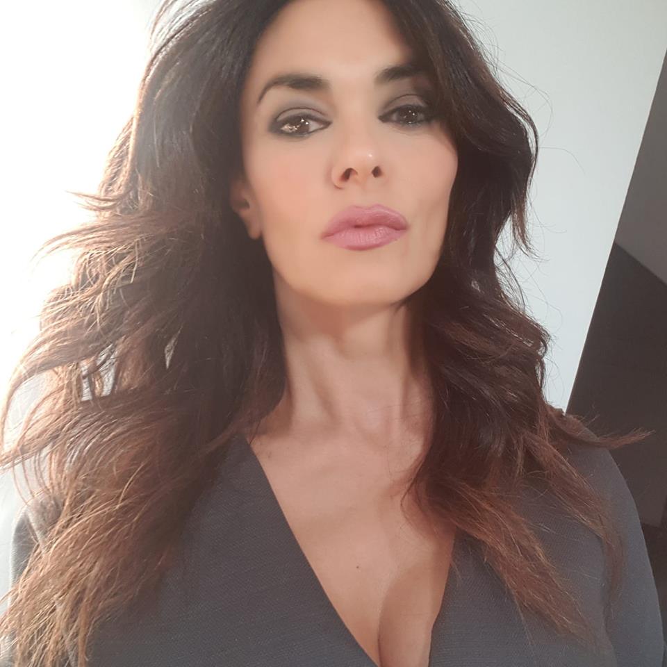 Anche Maria Grazia Cucinotta sostiene scende in campo per Santa Margherita Belice: "Riconoscere dopo mezzo secolo i diritti negati"