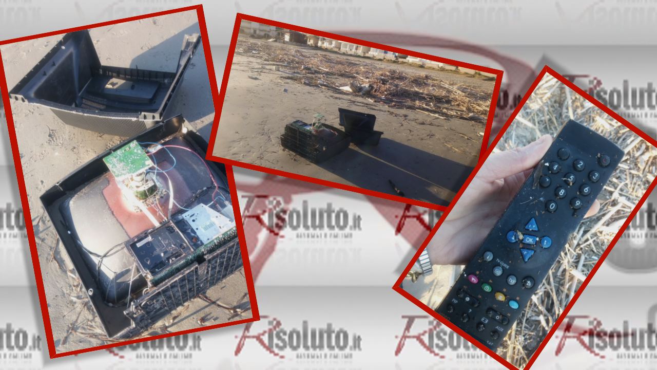 Anche un televisore abbandonato sulla spiaggia della Foggia a Sciacca