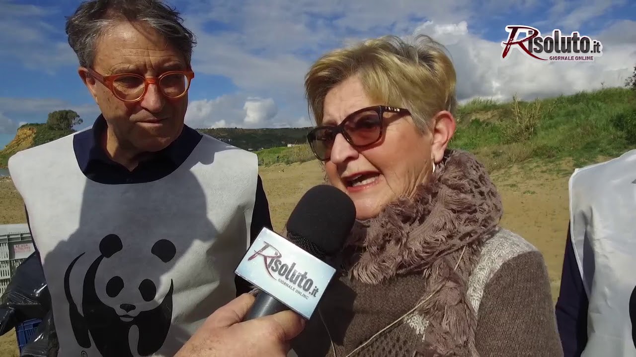 Sulla spiaggia di San Giorgio, a Sciacca, questa mattina raccolta di rifiuti del Wwf