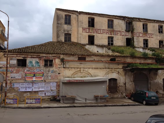 Cercasi investitore per progetto di recupero dell'antico edificio del molino saccense, l'opera anche su Facebook
