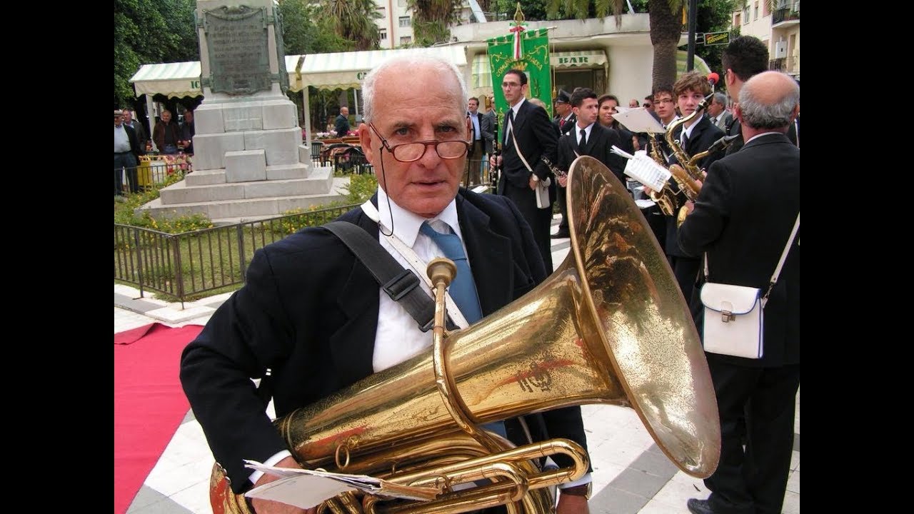 Un concerto della banda musicale di Sciacca questa sera per salutare il maestro Dimino che si ritira