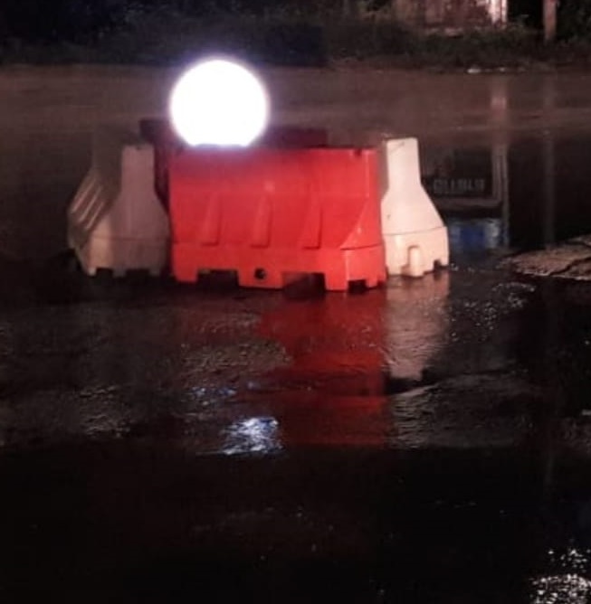 Viale Siena a Sciacca... e la buca con perdita idrica si trasforma in una rotonda