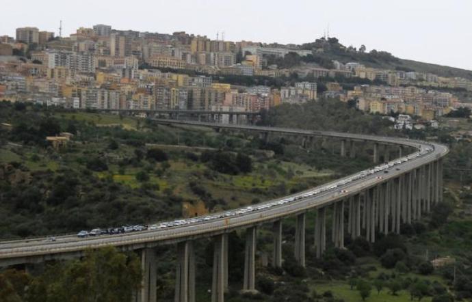 Il sindaco di Agrigento, Lillo Firetto, dice “No” alla demolizione del viadotto Morandi