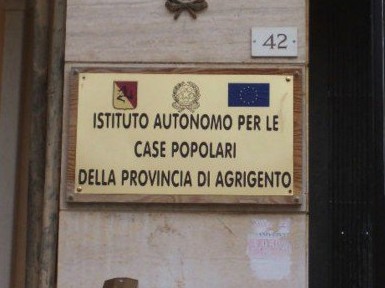 Nuovi guai giudiziari per l'ex direttore dello Iacp di Agrigento, affido' incarico senza gara d'appalto