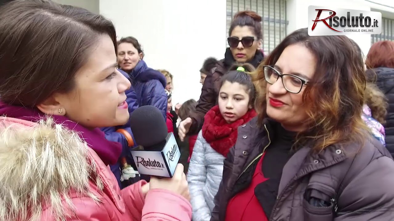 Niente lezione oggi per i bimbi del plesso Catusi, protestano i genitori: "Vogliamo chiarezza"
