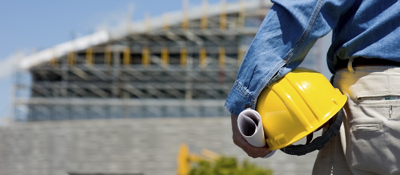 Lavoro nero e sicurezza luoghi di lavoro, denunciato titolare d'impresa edile saccense e sospesa un'altra attività