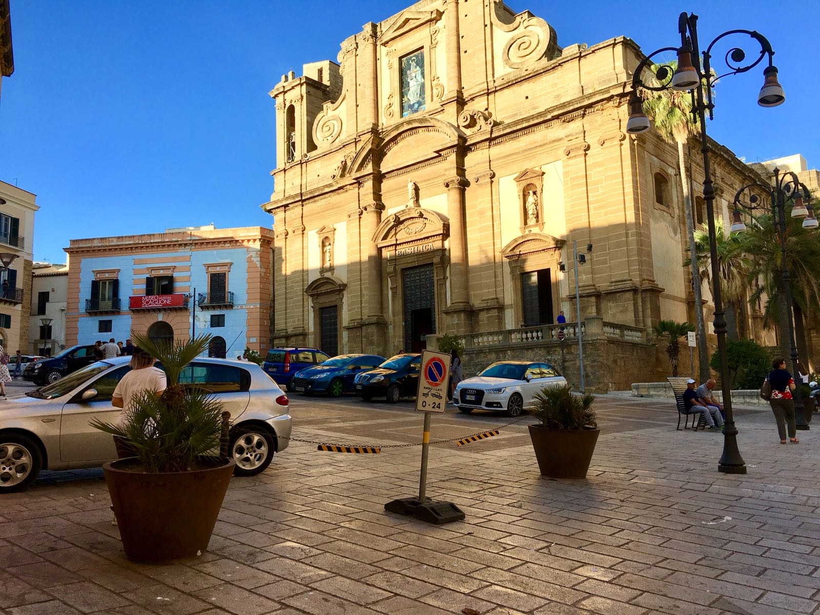 Presto dissuasori di sosta nel centro di Sciacca, spesa di 12 mila euro per i nuovi dispositivi stradali