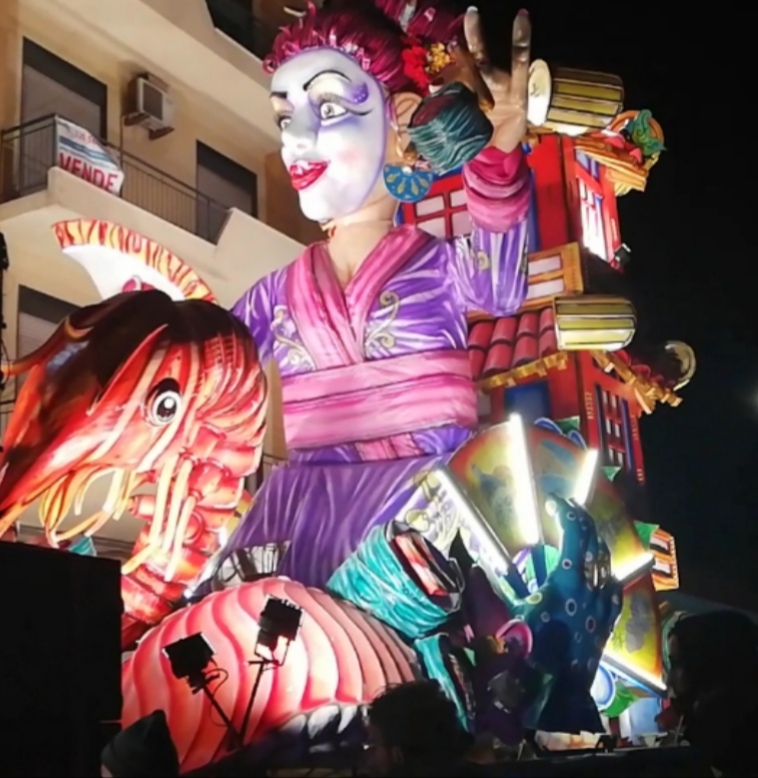 Apertura buste del Carnevale di Sciacca in corso, vince la categoria b " Ma che sushi"