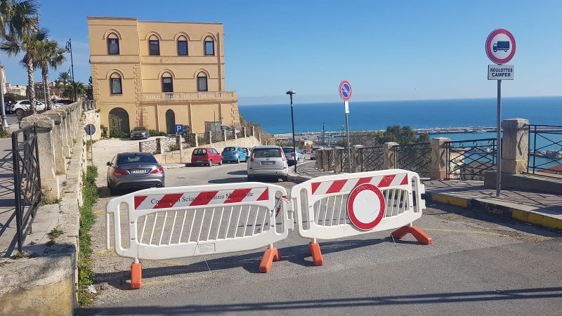 Strada a rischio cedimento, chiusa al transito a Sciacca via Eleonora D'Aragona