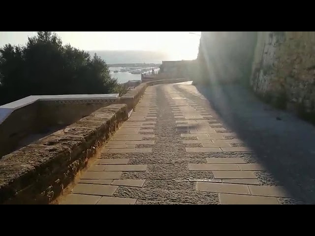 Chiusa via Eleonora D'Aragona, i disagi di alcuni residenti in via Porta di Mare: "Siamo in trappola"