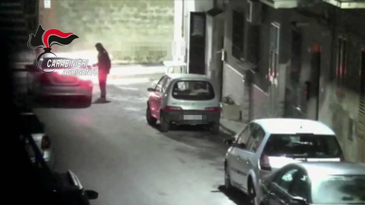 "Supermarket della droga" in un'abitazione di via Roma a Ribera, arrestati due tunisini per spaccio anche a minori (Video)
