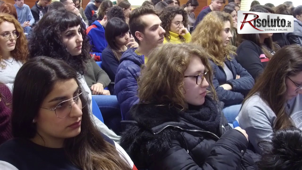 "Stalking e atti persecutori": il giudice Davico, questa mattina, al liceo classico "Fazello" di Sciacca
