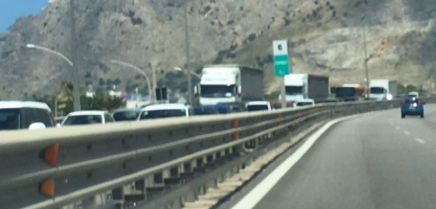 Maxi tamponamento sulla Palermo-Mazara, coinvolte sei auto