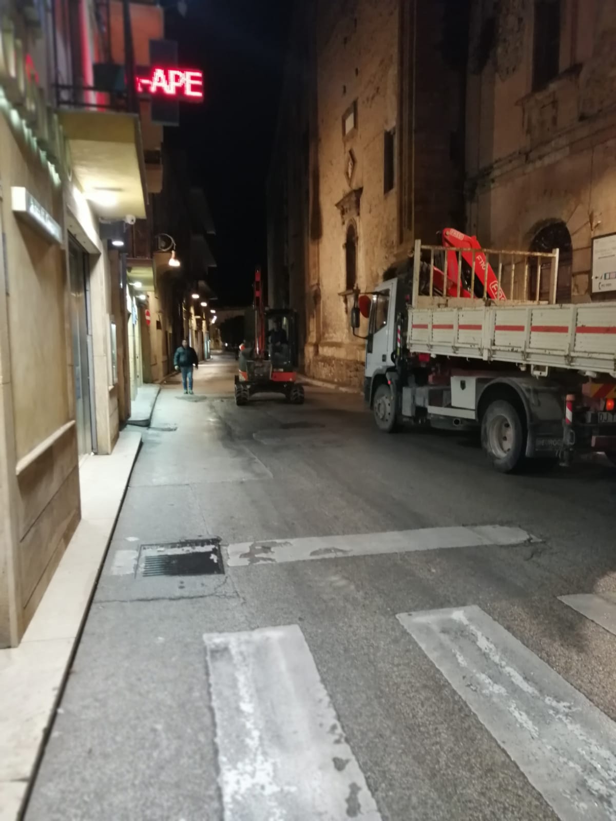 Avviata stasera la video ispezione della condotta fognaria di Sciacca, chiuso al transito corso Vittorio Emanuele