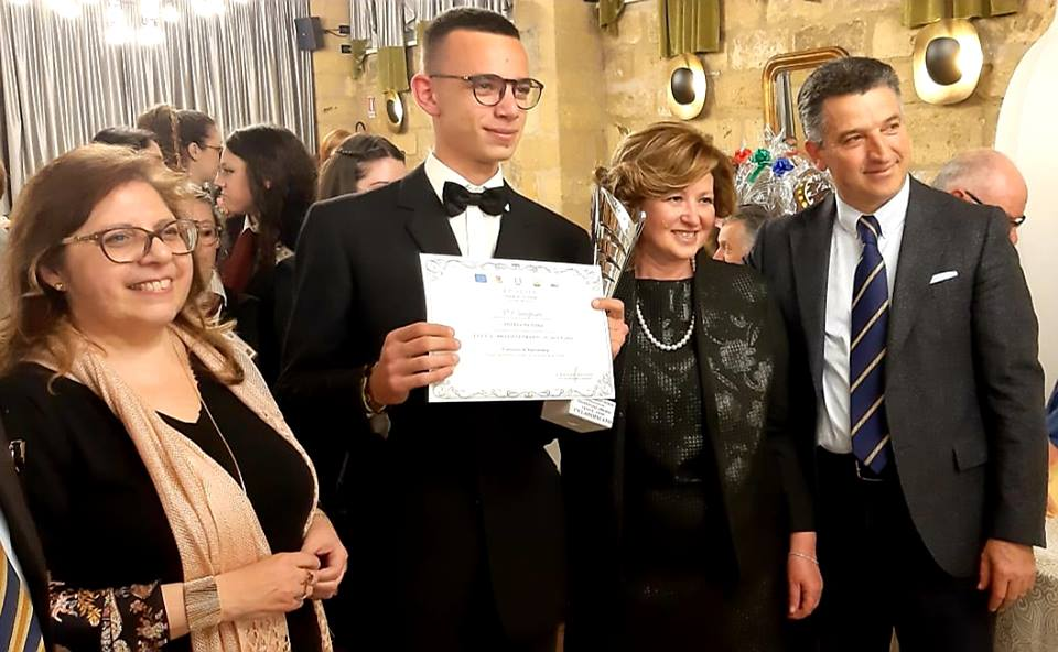 Studente dell’istituto C. Amato Vetrano di Sciacca vince la Gara  di Bartending al Concorso Internazionale di Gastronomia e Bartending “Venti e – Venti”