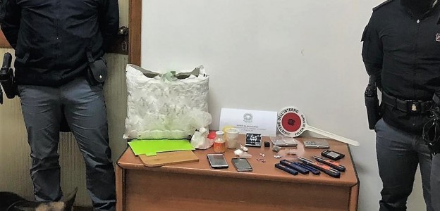 Trovato in possesso di crack, cocaina, hashish e marijuana, arrestato palermitano