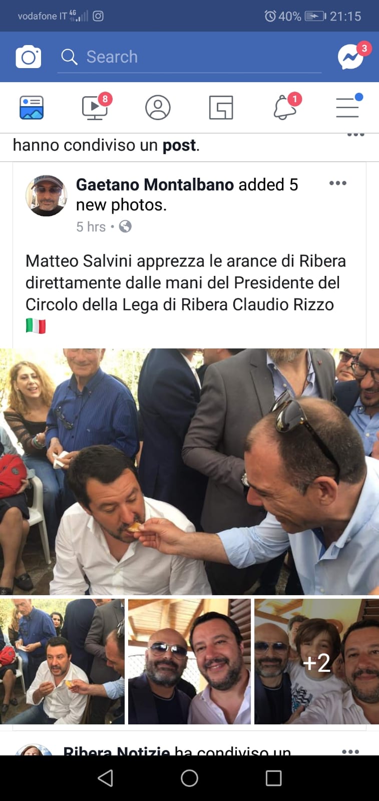 Leghisti del circolo riberese "imboccano"  le arance a Salvini, selfie e ovazione per il leader osannato come un feticcio