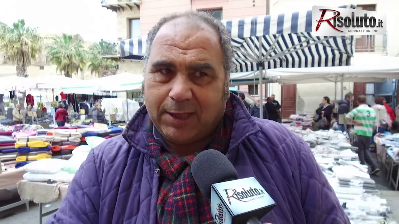 I venditori del mercato rionale di Sciacca d'accordo con il patron di Aeroviaggi, fuggi fuggi dalle bancarelle di San Michele in evidente declino