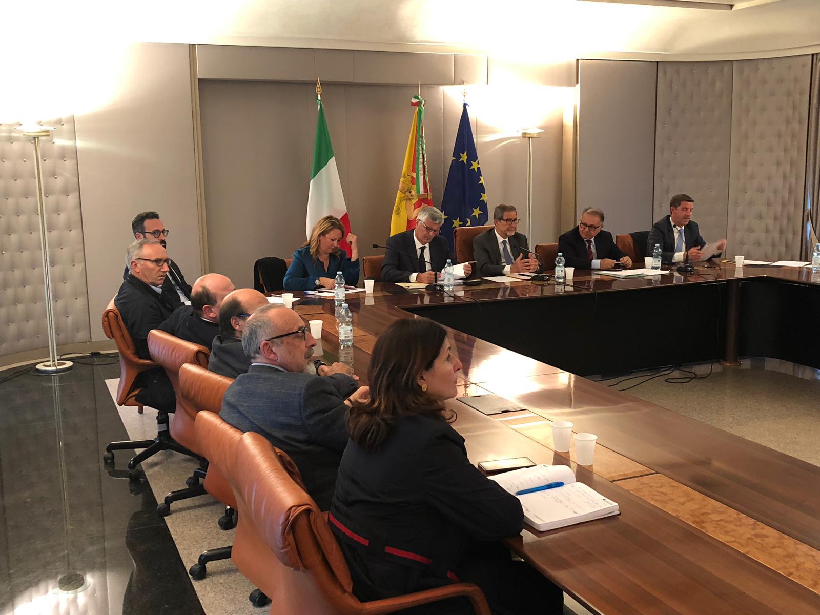 Musumeci: "Siamo al fianco dei sindaci e risolveremo il problema antico dei rifiuti che è stato colpevolmente ignorato"