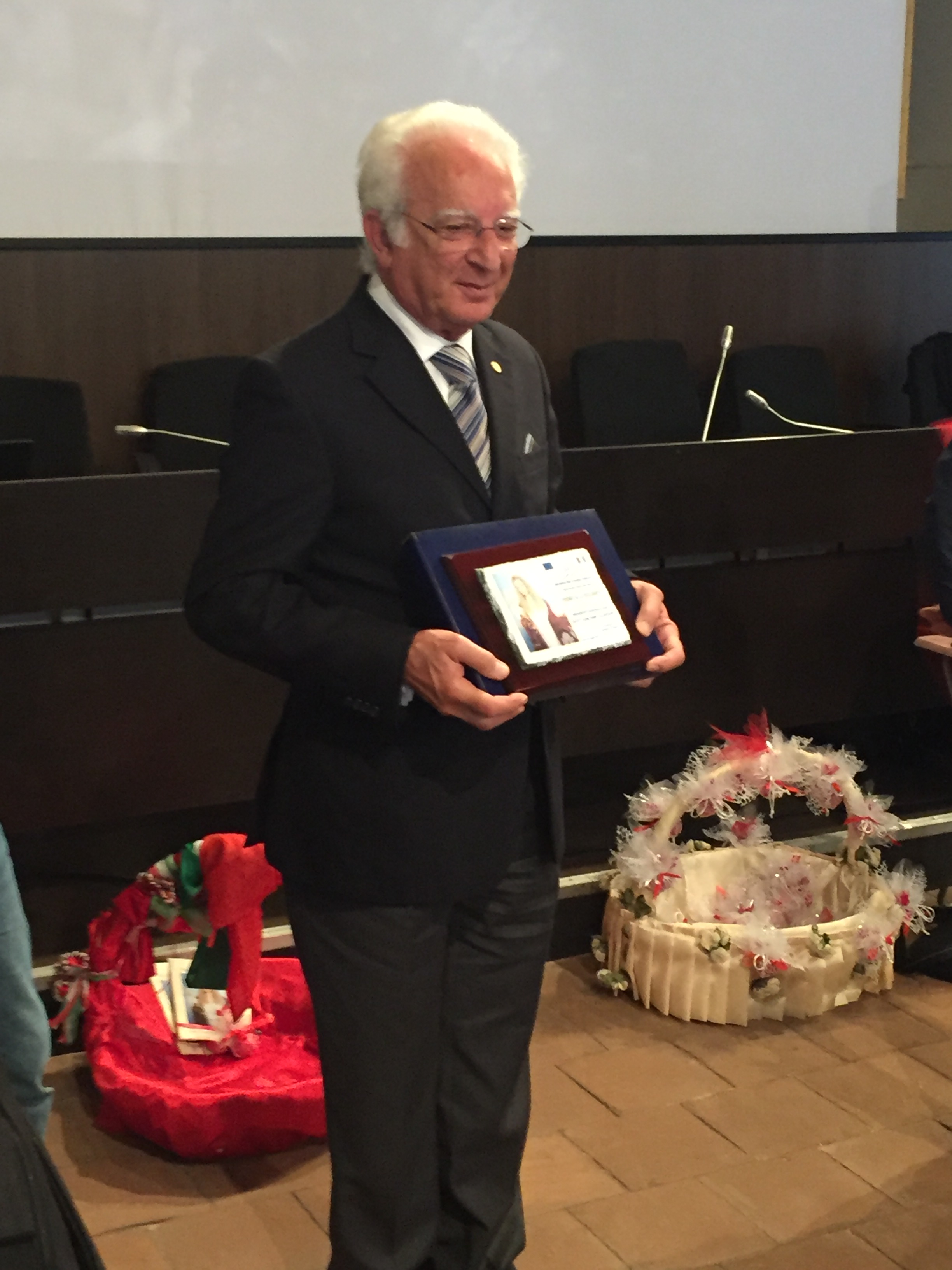 Il giornalista saccense Glaviano riceve a Catania il Premio alla Sicilianità