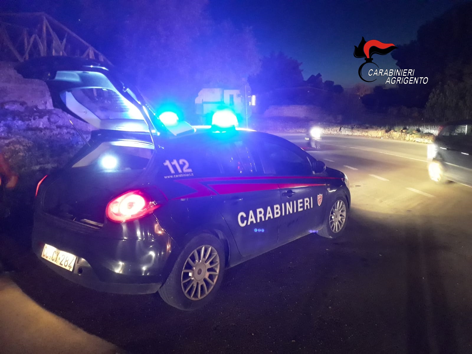 Avrebbe fatto sparire dai conti correnti 573 mila euro, arrestato dai carabinieri l'impiegato di un istituto di credito
