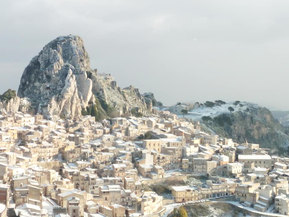 Consolidamento del costone di San Pellegrino a Caltabellotta, la Regione stanzia 2,3 milioni di euro