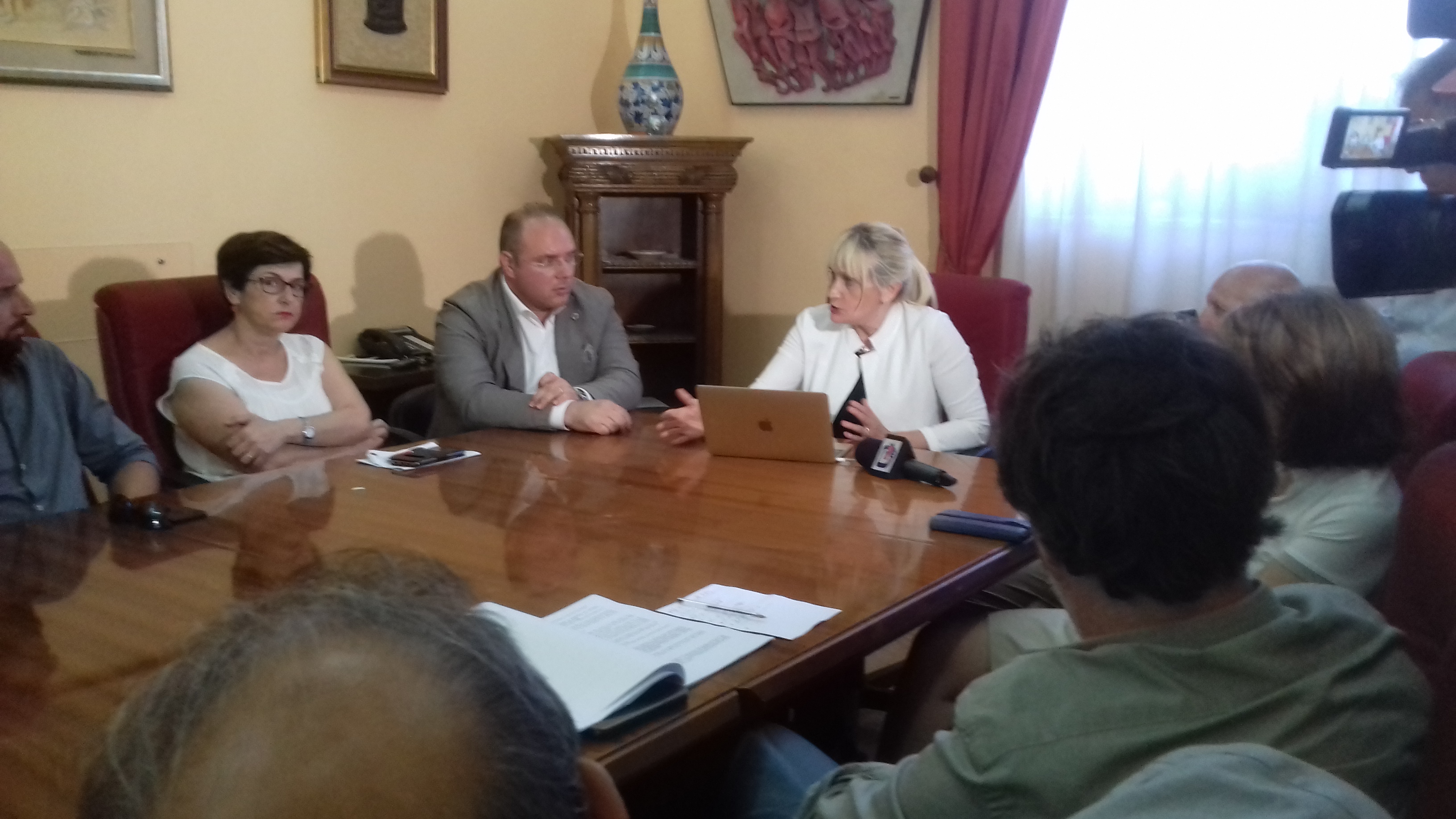 La consulente Livreri incontra il Comitato Scunchipani:"Rischio per la sicurezza di tutta la popolazione prima ancora che ambientale"