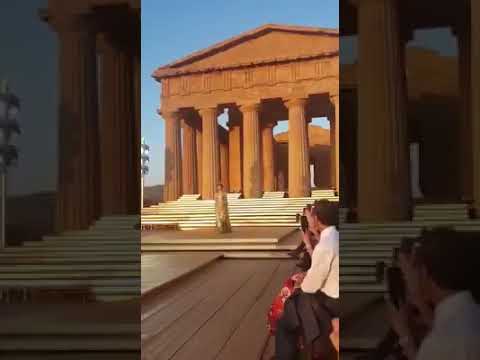 Le dee tornano al Tempio, D&G incanta la Valle di Agrigento