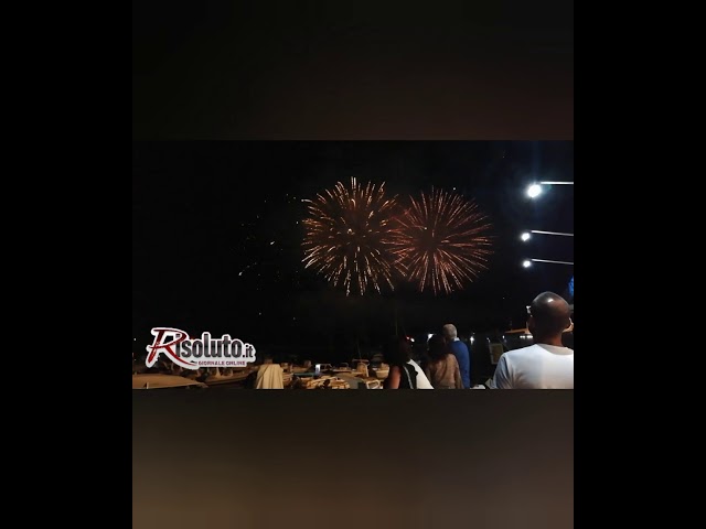 I giochi d'artificio della D&G salutano Sciacca .(Video)