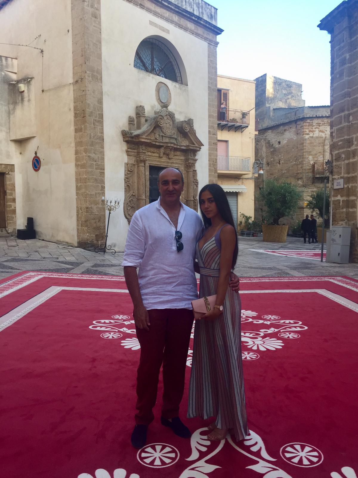 Tra gli ospiti di D&G anche Salvino Guardino, il broker finanziario saccense amico degli stilisti