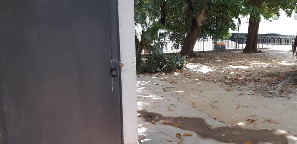 Villa comunale di Sciacca, Marinello: "Bagni chiusi, amministrazione menefreghista, chiederò l'intervento dell'Asp"