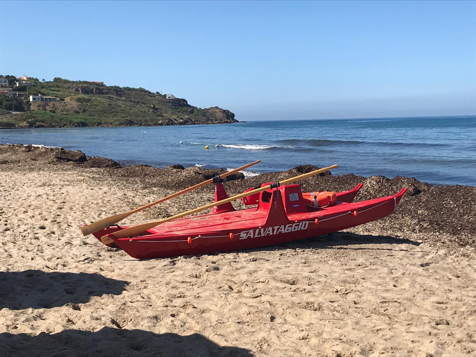 Spiaggia di Capo San Marco a Sciacca invasa dalla posidonia: impossibile effettuare salvataggio in mare