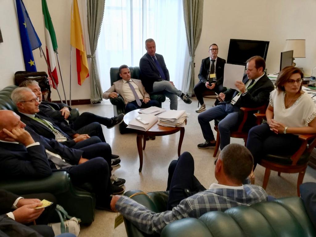 Problemi per le marinerie siciliane, regolamento comunitario stoppa la pesca in zone del Canale di Sicilia. Incontro ieri a Palermo con l'assessore Bandiera