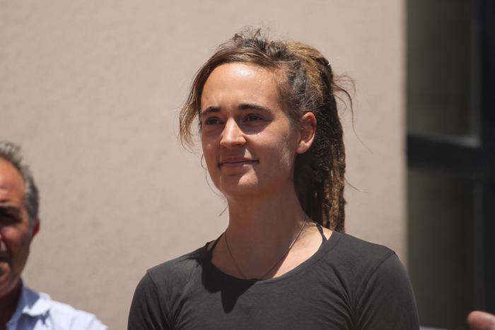 La Capitana Rackete dai magistrati di Agrigento: "Contenta di aver raccontato tutti i dettagli del salvataggio del 12 giugno scorso"