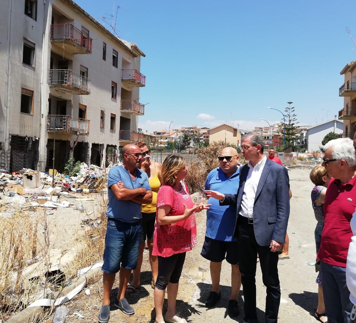 Sopralluogo dell'assessore Falcone a Ribera: "Dopo Ferragosto via alle demolizione e ricostruzione delle case popolari di Largo Martiri di via Fani"