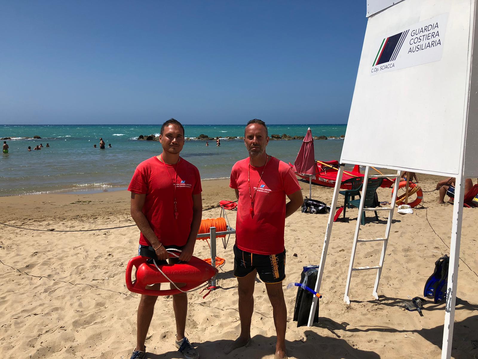 Due bagnanti salvati questa mattina a Sciacca  dagli assistenti dell'associazione Guardia Costiera