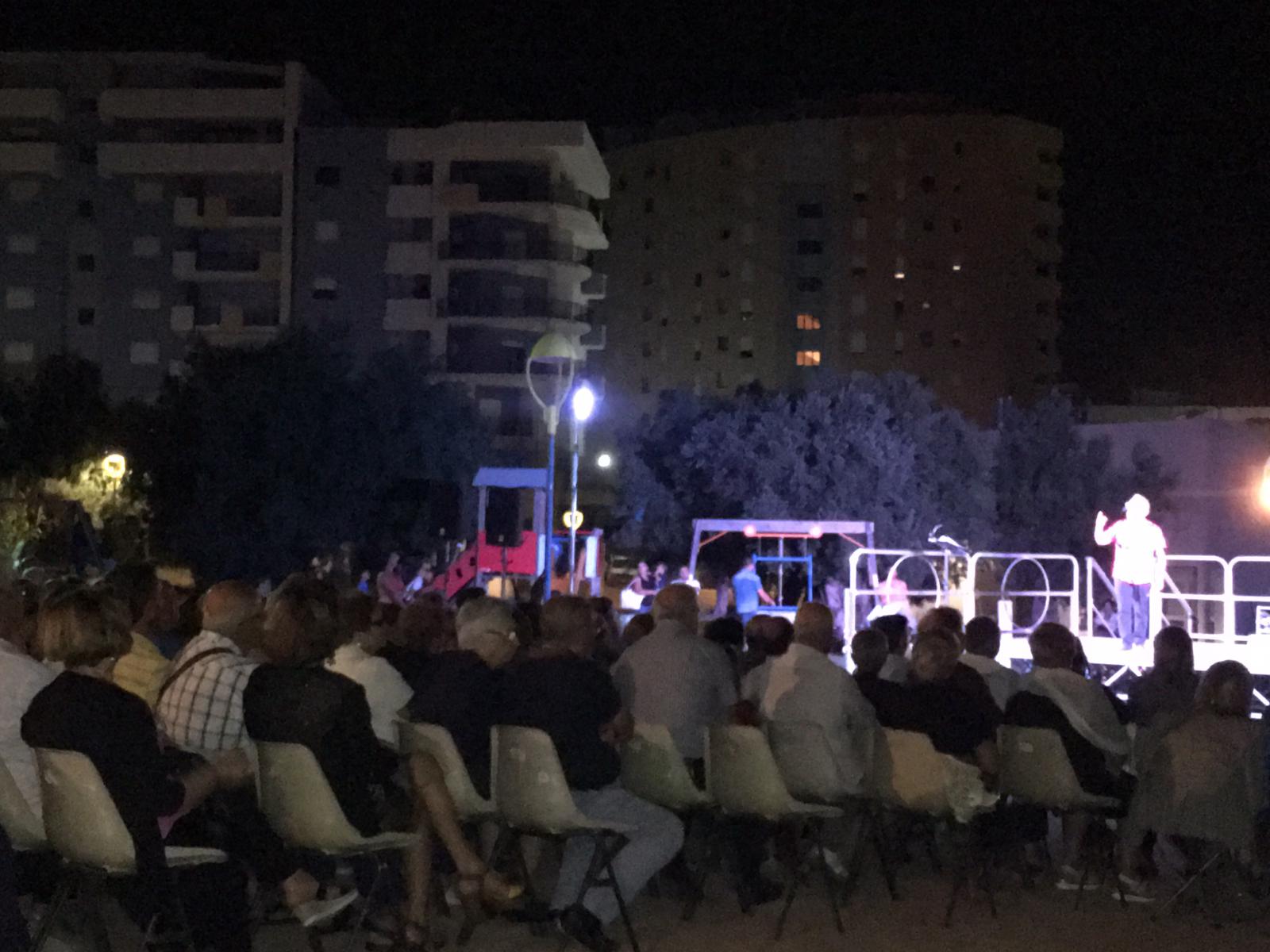La satira pungente di Pippo Graffeo riporta il pubblico al Parco del Museo del Carnevale
