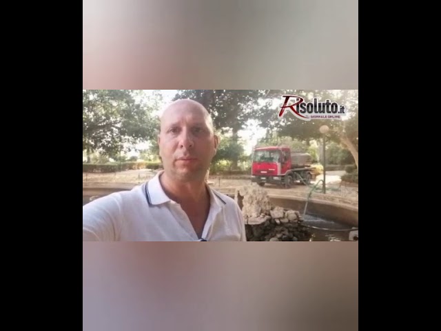 Un'autobotte alla villa comunale di Sciacca per garantire l'acqua a oche, papere e tartarughe (Filmato)