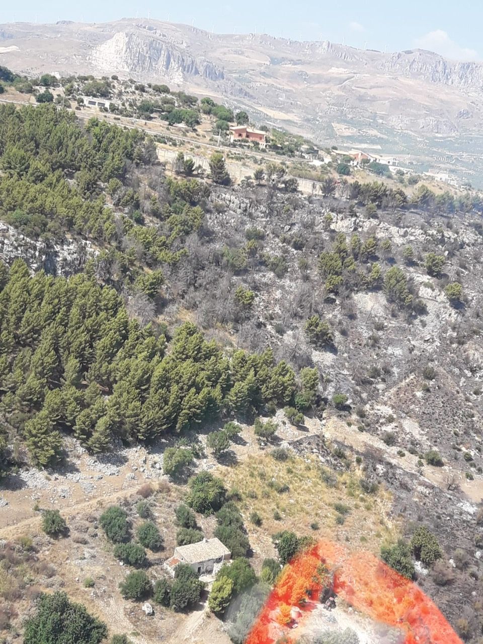 Appiccato il fuoco nell'area boschiva di San Calogero a Sciacca