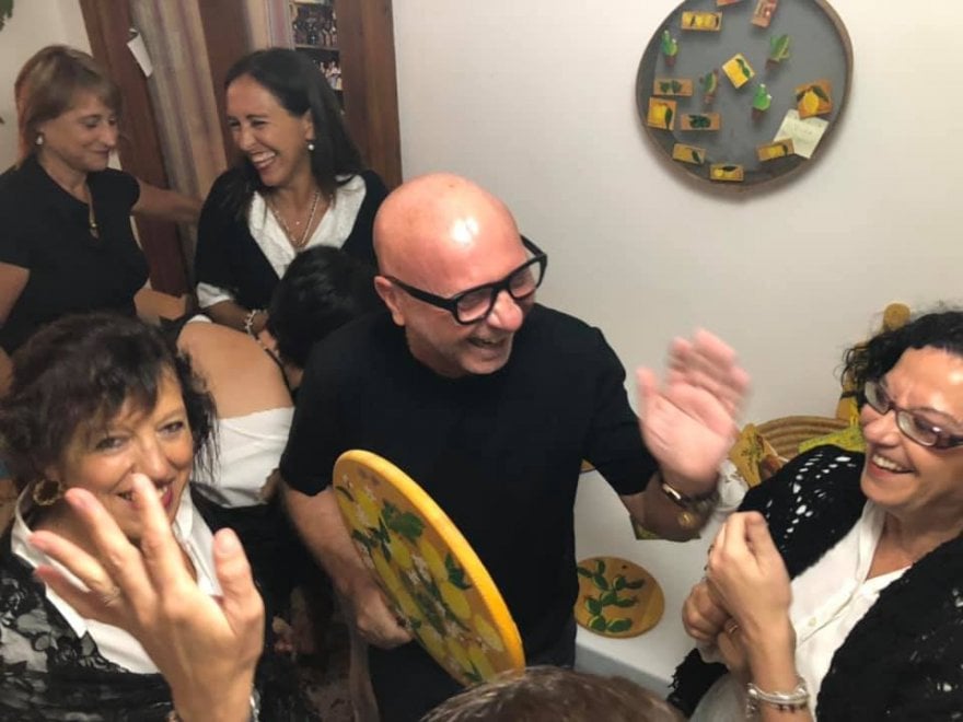 Torna di nuovo in Sicilia Domenico Dolce, ma stavolta a casa, a Polizzi Generosa