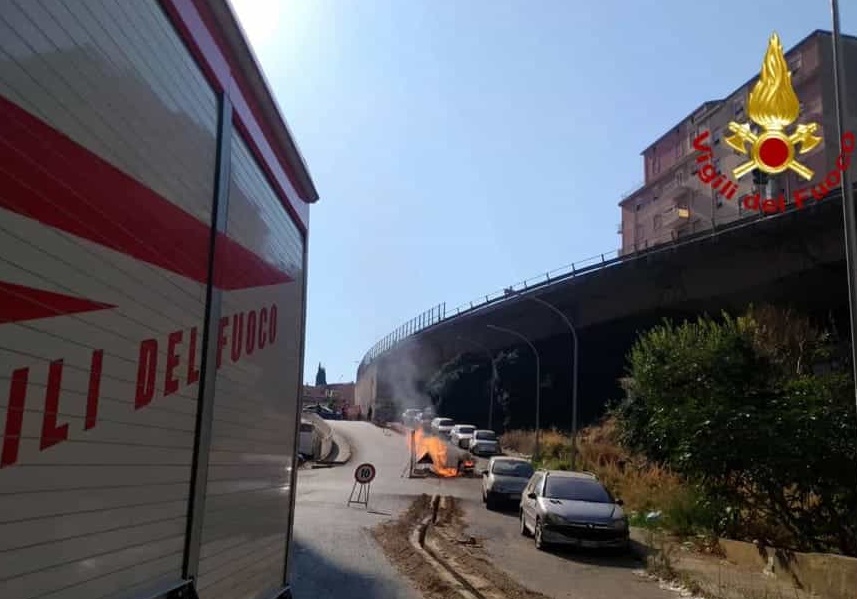 Scoppio alla tubatura del metano, operaio ustionato