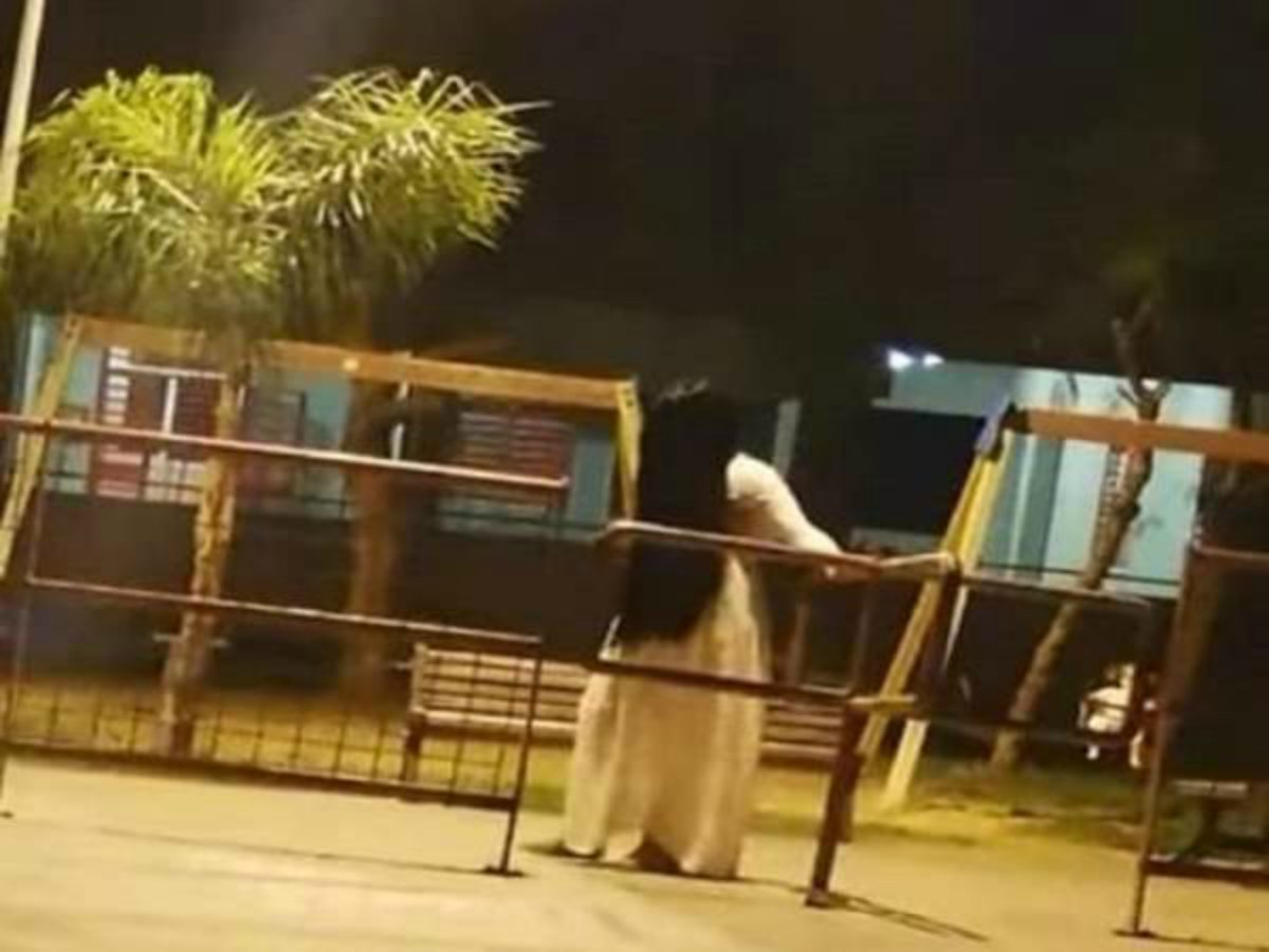 “Samara Challege”: il personaggio del film horror terrorizza i passanti a Catania e a Palermo (video)