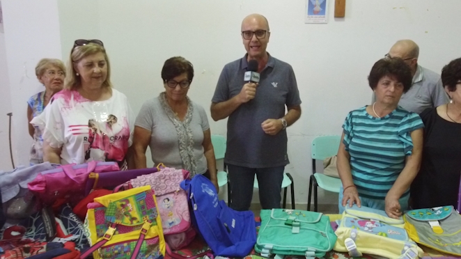 Il volontariato Vincenziano consegna alla Perriera materiale scolastico donato da famiglie saccensi (Video)