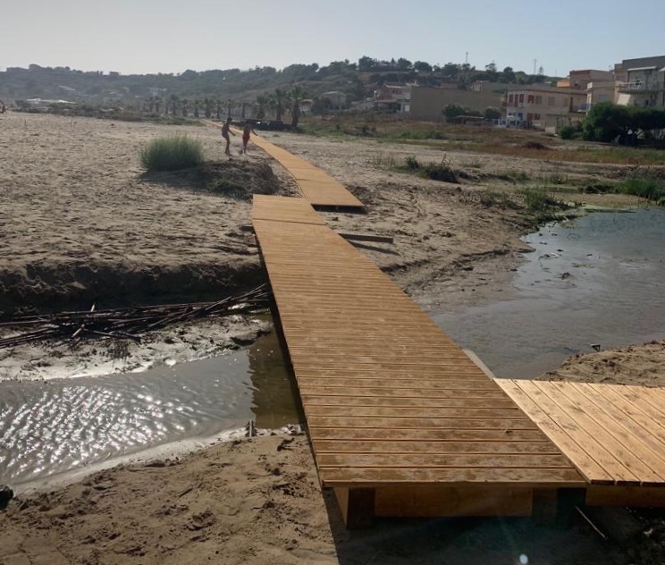 Porto Palo di Menfi, una passerella a Foce Mirabile a servizio di residenti e turisti
