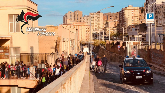 Servizi antidroga, i carabinieri in azione anche nelle scuole