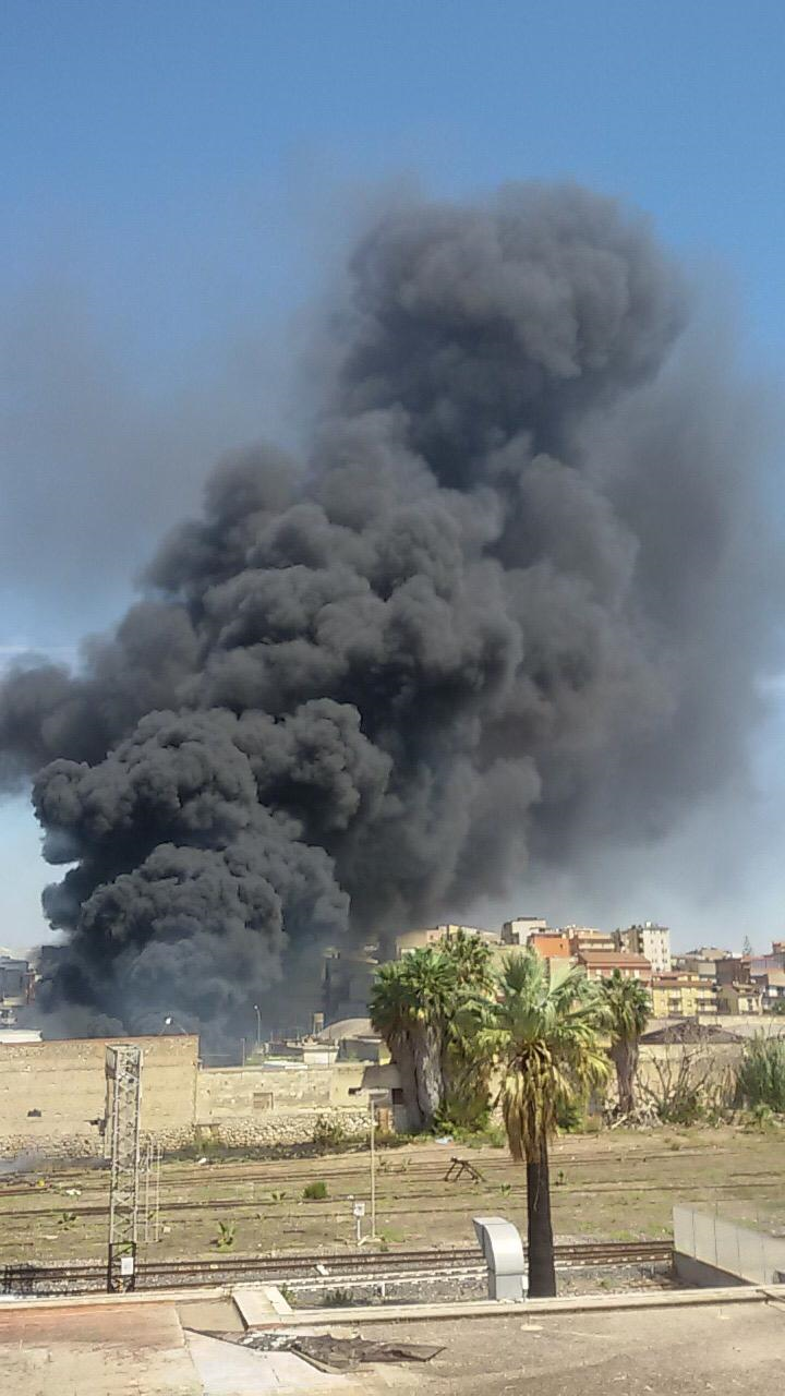 Fiamme al deposito di raccolta differenziata di Licata, Mareamico: "E' disastro ambientale"
