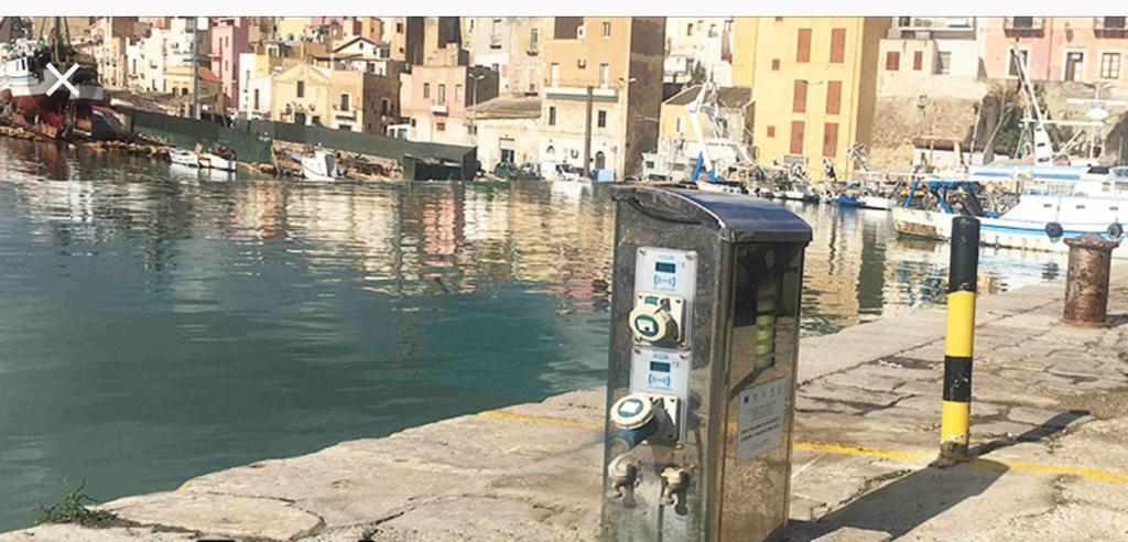 Si avvia finalmente a Sciacca il servizio di erogazione idrica ed elettrica per i pescherecci