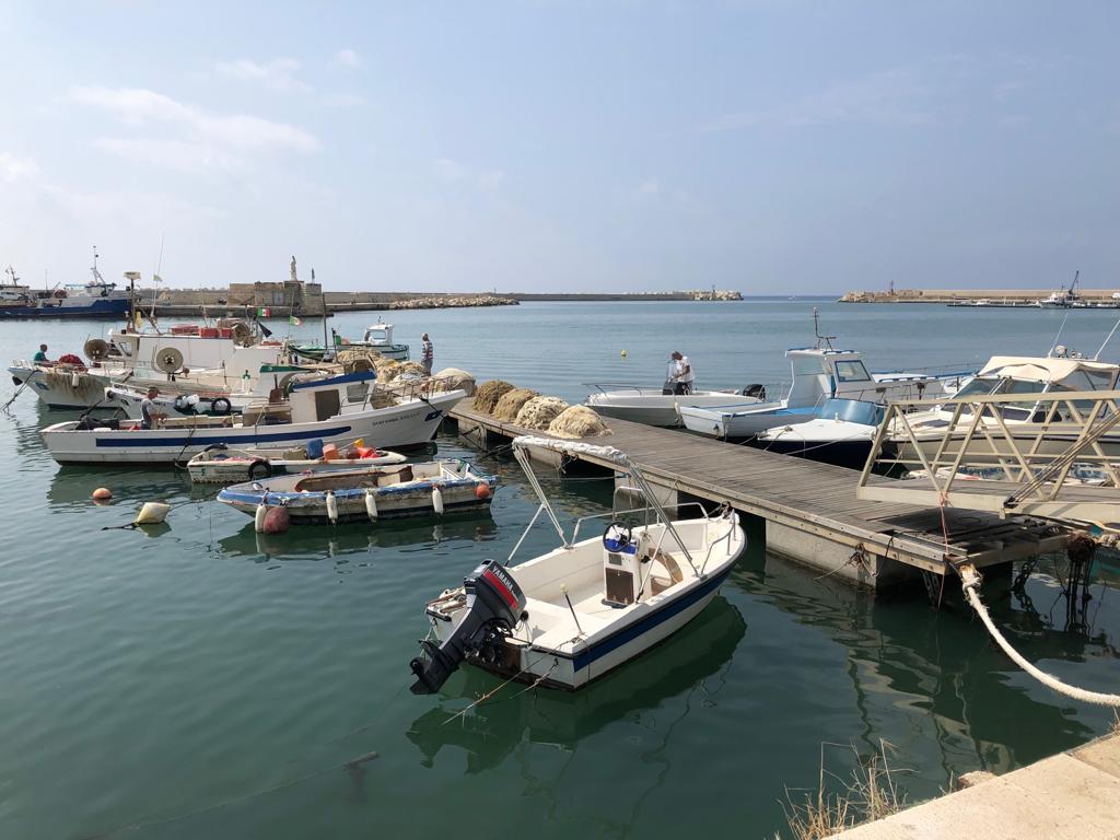 Ispezione del pontile galleggiante della banchina del Porto di Sciacca, questa mattina i sub in azione