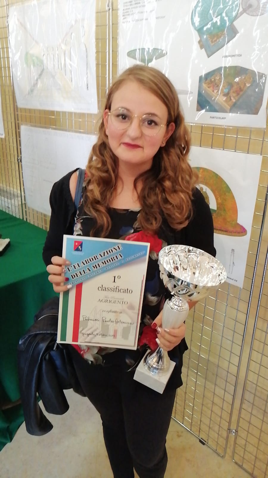 Sciacca, la studentessa Paola Palmeri vince il concorso "Monumento ai caduti" indetto dall'Esercito Italiano